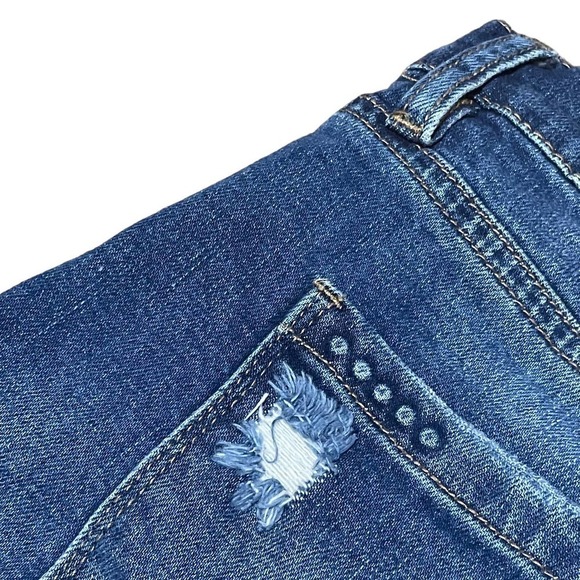 BLANKNYC Denim Slightly Distressed Blue Shorts - Picture 6 of 7